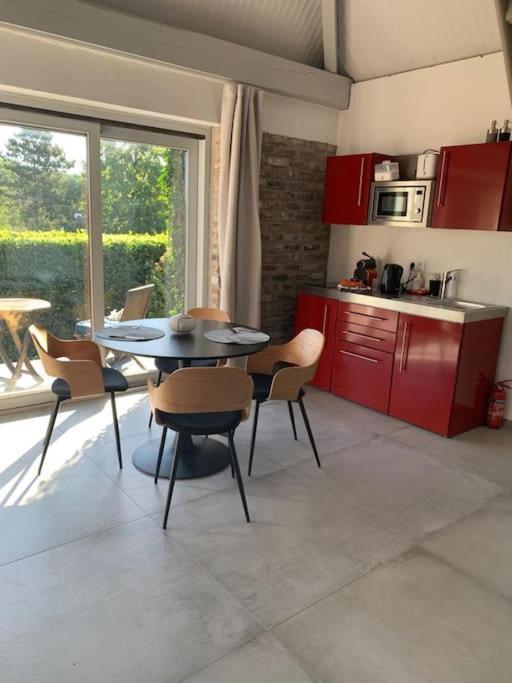 Lovely 1-Bedroom Appartement Le Joyau With Indoor Pool And Sauna Lasne Exterior foto